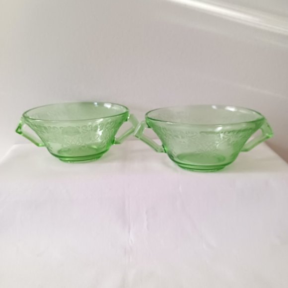 Hazel Atlas Depression Glass Florentine # 2 Poppy Round, 2 Cream Soup Bowls - Picture 1 of 6